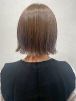 リコ 池袋東口店(Liko)&nbsp;外ハネボブ ハイトーンベージュ ブリーチ 20代 ストレート 艶髪