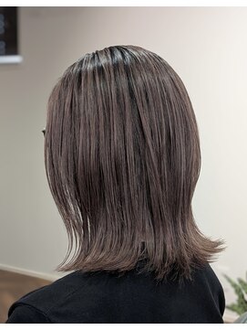 ウィスカーヘアー(whisker hair) レーヤーボブ ピンクベージュ シャドウルーツ