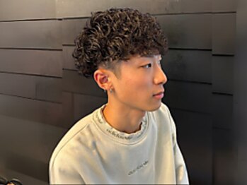 ディスイズバーバーフォース(THIS IS BARBER 4th)の写真/学割U24◆メンズカット+パーマ+眉毛カット¥8000◆朝のセットが時短に★トレンドパーマならBARBER4thへ！