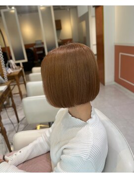 スペックホルダーミミ(Spec Holder mimi) ブリーチ×ベージュ1.27似合わせカット
