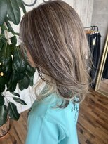 ロイズ ヘアデザイン アンド スパ(LOES)&nbsp;デザインブリーチ×ホワイトベージュ×ミルクティーグレージュ