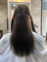 ハコ(H.A.Co) 縮毛矯正+オリーブベージュカラーで艶髪です。