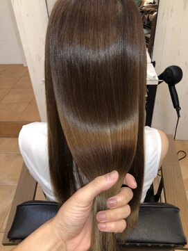 アコンプリッシュ 代官山 恵比寿(accomplish) プラチナミネコラ