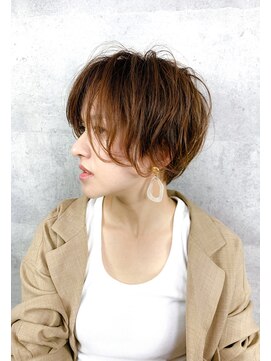 ラク(lac) ラフな質感で大人カジュアル×上質ショート