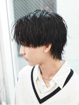 アルファ 新宿(alpha) フェザーパーマ/ブルーブラック/刈り上げセンターパート[新宿]