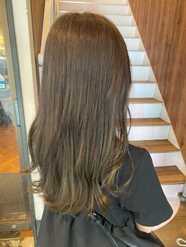 アヴァンス 天王寺店(AVANCE.) カーキベージュ×透明感