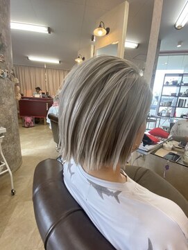 スーペリオル(Superior) 切りっぱなしボブ