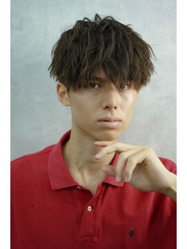 クロムトウキョウ ザ バーバー 新宿本店(CHROM TOKYO the Barber) ツーブロック刈り上げ"無造作マッシュ"ツイストスパイラルパーマ