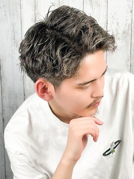 ヒロギンザプレミアムバーバースパ パレスホテル店(HIRO GINZA) ヒロ銀座/理容室/床屋/メンズカット/パーマ/メンズ特化