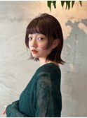 タイトな外ハネボブ_ミディアム_ショートカット_20代30代40代