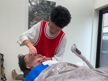 スロー イン ザ ディープ(SLOW in the DEEP)の写真/第一印象を左右するひげ・眉のお手入れはプロにお任せ！洗練された技術で、清潔感のある印象を叶えます。