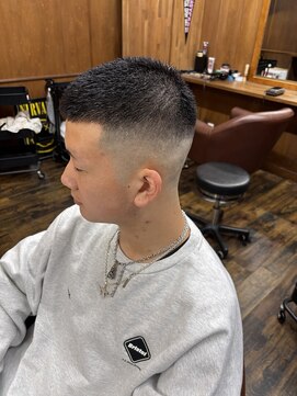 ラフ バイ マグ 南松本(R.A.F. by Mag) クロップカットスキンフェード