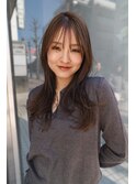 レイヤーとシースルー前髪で大人っぽくコケティッシュに