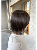 ラウレア(Laule'a)&nbsp;ナチュラルな白髪ぼかしハイライト