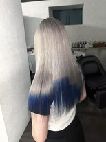 コエル(KOER) 少し違和感のあるエンドカラー