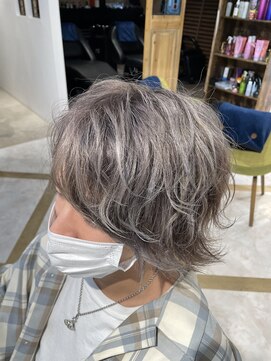 ラビスモア(Lovis moa) 魅力倍増カール/セミディ/シアーカラー/ダークアッシュ/姫カット