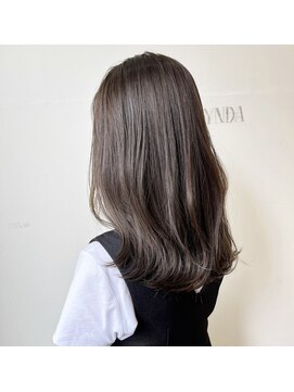 リンダ(LYNDA) 《LYNDA》くびれセミロング