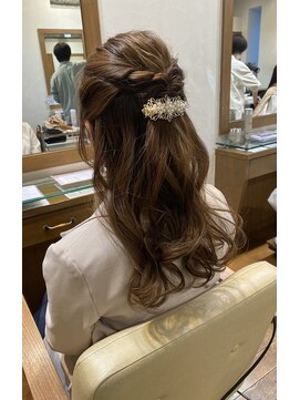 エクリ 麻布十番(equri) ハーフアップアレンジ