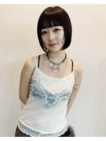 サクラ オモテサンドウ(SAKURA)&nbsp;ワイドバングボブ　黒髪ボブ　顔周りレイヤーカット