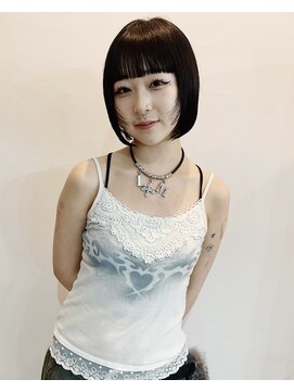 サクラ オモテサンドウ(SAKURA) ワイドバングボブ　黒髪ボブ　顔周りレイヤーカット