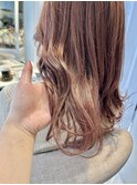 ピンクベージュ