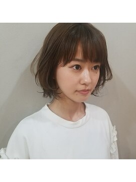 ガーランド (Garland) 小顔カット/前髪カット/ミディアムヘア/シフォンベージュ