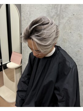 ヌエン 渋谷(NU/EN) メンズシャドールーツ　ホワイトシルバー