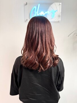 グランツ(GLANZ) 深みピンクバイオレット、ゆる巻きスタイル