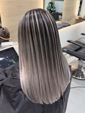 ヘアスペース リズム グリーン(Hair space Rizm green) バレイヤージュ