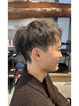 ニーイチイチ(211) メンズパーマ/ツイストスパイラル/刈り上げ