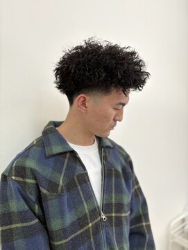 オルヴァ(Orva) ツイストパーマ×テーパーフェード[湘南/藤沢/メンズパーマ]