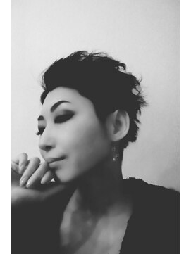 スナージーヘアーメイクス(SNAZZY HAIR MAKES) ハルベリショート