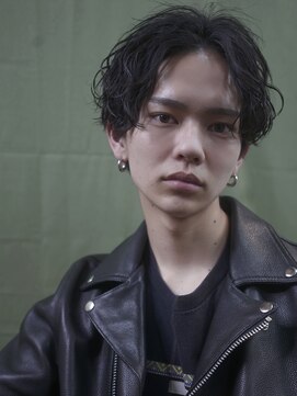 ネイビー(NAVY) 前下がりセンターパートツイストスパイラルパーマ