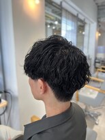 メゾン(Maison)&nbsp;無造作パーマフェザーパーマ刈り上げセンターパート