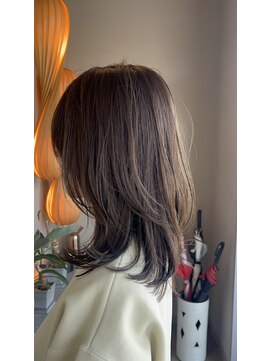 コレットヘア(Colette hair) グレージュカラー／ミディアムヘア／くびれミディ