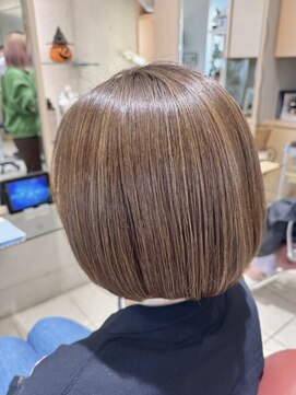 エム インターナショナル 春日部本店(EMU international) 大人の透明感ハイライトボブ