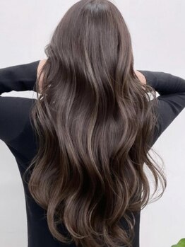 グランディール(Grandir)の写真/【豊中】ダメージレスなカラーにこだわり全てのお客様のお悩みを解決します。染める度に艶やかな髪へ。
