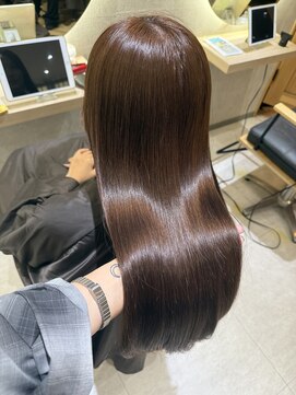 ジーナ 福岡天神(Zina) ミディアムヘア/暗めカラー/デザインカラー/髪質改善