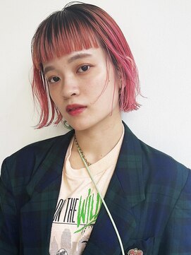 デコラ DECOR ピンクレッドのフェイスフレーミングボブ