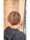 大人女性に好評なピンクカラー◎ 白髪ぼかし ショートボブ