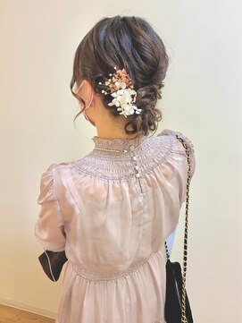 ディア(.eer) ミディアム × ゆるふわ × シニヨン // アップスタイル＊*°