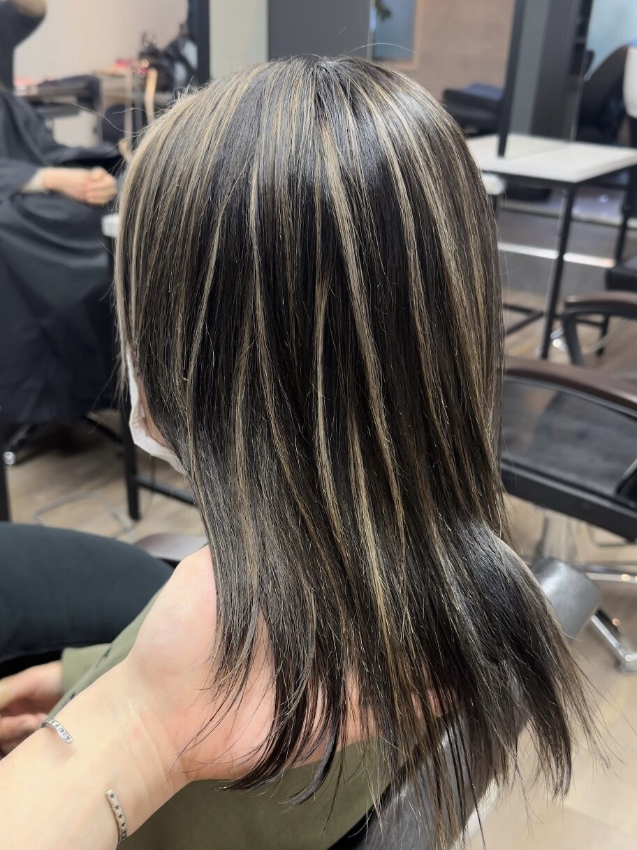 2025年春】ハイライトカラーの髪型・ヘアアレンジ｜人気順