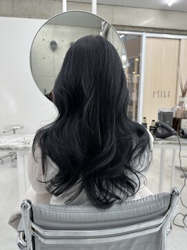 ヒン(HIN) ブルーブラック韓国レイヤースタイル