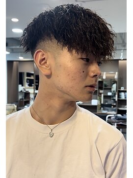 サロン ド ロイ(Salon de Roi) ツイストスペインカール　縦落ちスペインカール