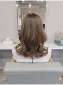 #くすみベージュ  #ミディアムレイヤー  #cie-ra.