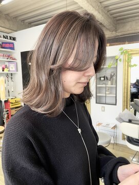 ヌード(NUDE) NUDEベージュ白髪ぼかしハイライト レイヤーボブ結べるボブ