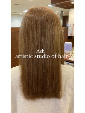 アッシュ アーティスティック スタジオ オブ ヘア(Ash artistic studio of hair) Wカラー