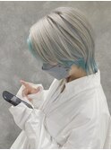 ハイライトカラー ホワイトグレージュ × 水色カラー