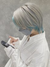 フェブリエ(Fevrier) ハイライトカラー ホワイトグレージュ × 水色カラー