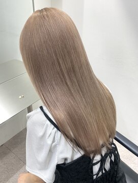 サンク 原宿 表参道(cinq) 原宿ミルクティーケアブリーチベージュカラーレイヤーカット前髪